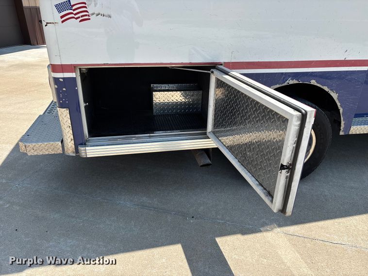 image for item FG0597 2002 Ford E450 Super Duty ambulance