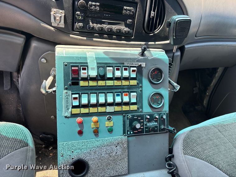 image for item FG0597 2002 Ford E450 Super Duty ambulance