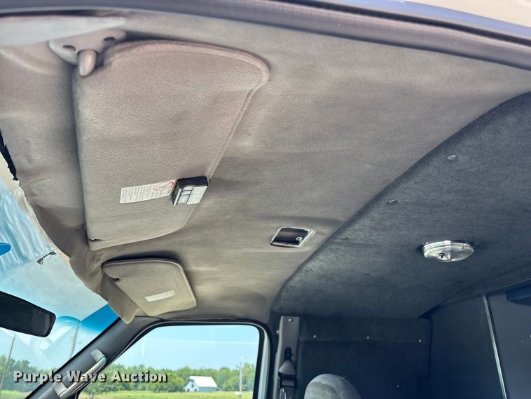 image for item FG0597 2002 Ford E450 Super Duty ambulance