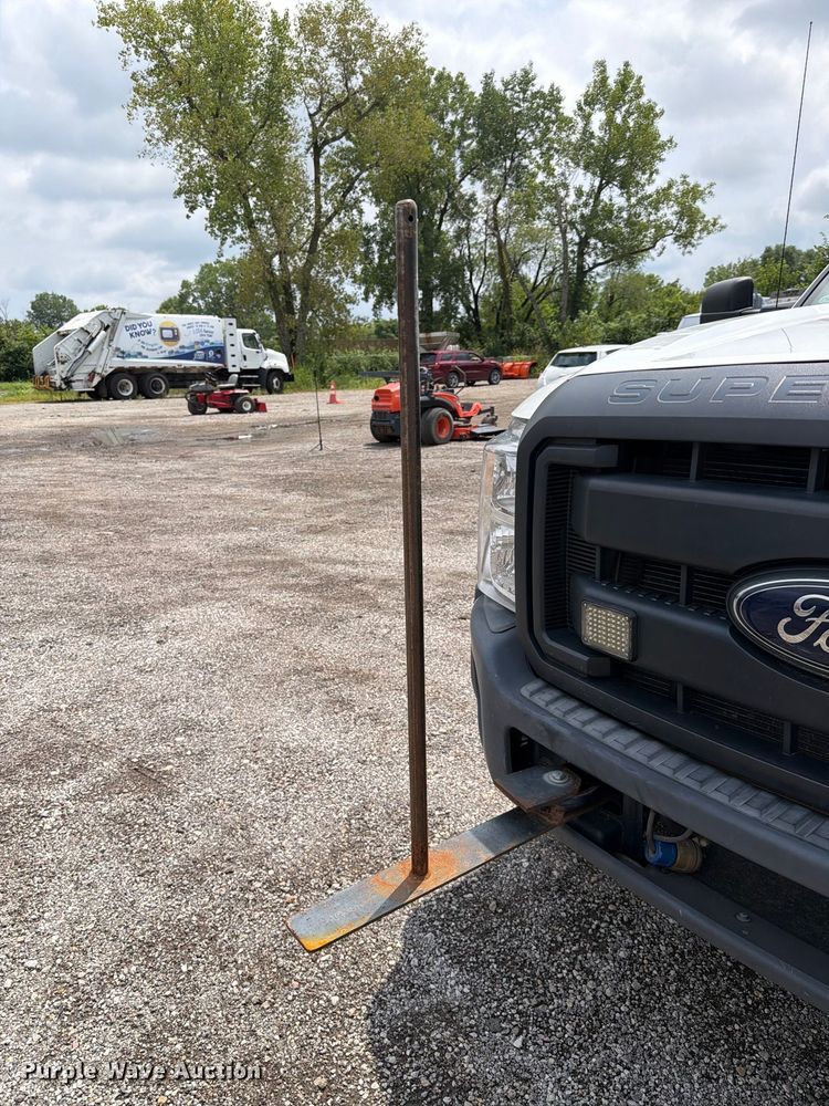 image for item FH6256 2012 Ford F550 Super Duty XL Crew Cab service truck
