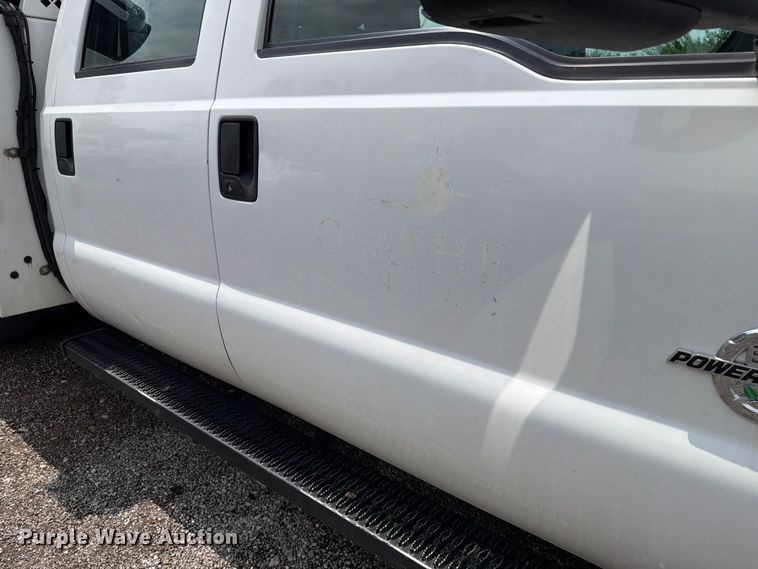 image for item FH6256 2012 Ford F550 Super Duty XL Crew Cab service truck