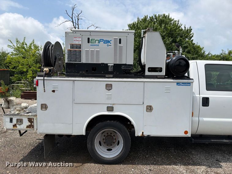 image for item FH6256 2012 Ford F550 Super Duty XL Crew Cab service truck