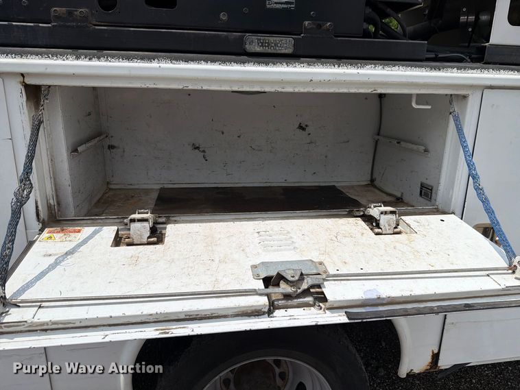 image for item FH6256 2012 Ford F550 Super Duty XL Crew Cab service truck