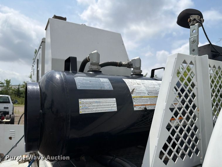 image for item FH6256 2012 Ford F550 Super Duty XL Crew Cab service truck