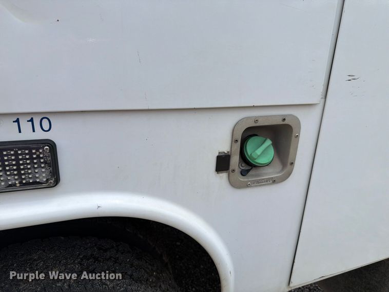 image for item FH6256 2012 Ford F550 Super Duty XL Crew Cab service truck