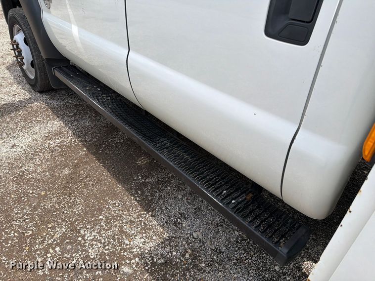 image for item FH6256 2012 Ford F550 Super Duty XL Crew Cab service truck
