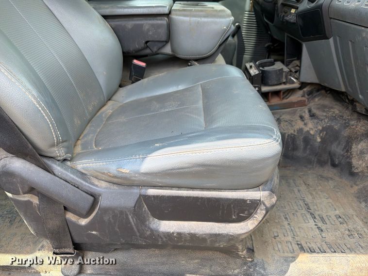 image for item FH6256 2012 Ford F550 Super Duty XL Crew Cab service truck