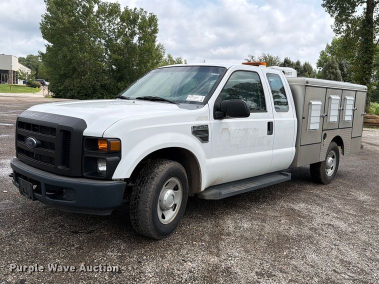2009 Ford F250 Super Duty XL Ext. Cab animal control pickup truck