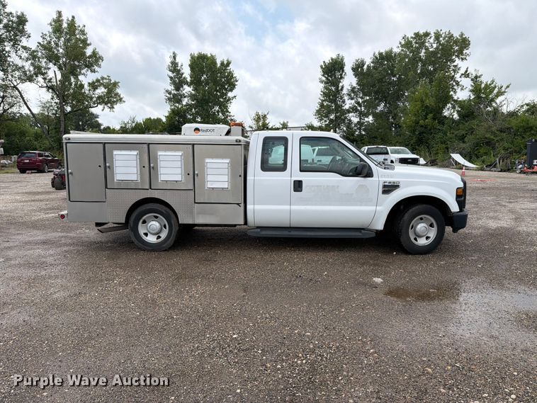 image for item FH6257 2009 Ford F250 Super Duty XL Ext. Cab animal control pickup truck