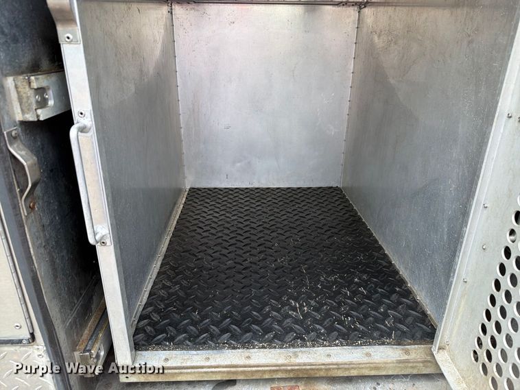 image for item FH6257 2009 Ford F250 Super Duty XL Ext. Cab animal control pickup truck