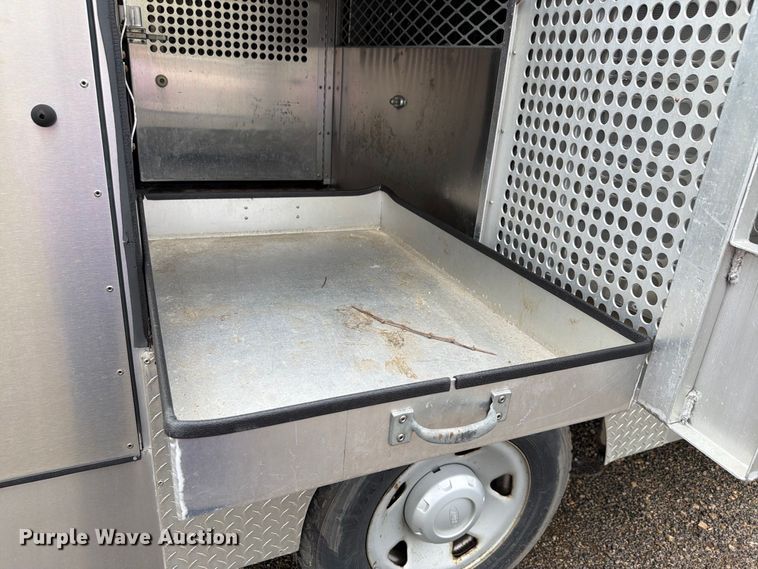 image for item FH6257 2009 Ford F250 Super Duty XL Ext. Cab animal control pickup truck