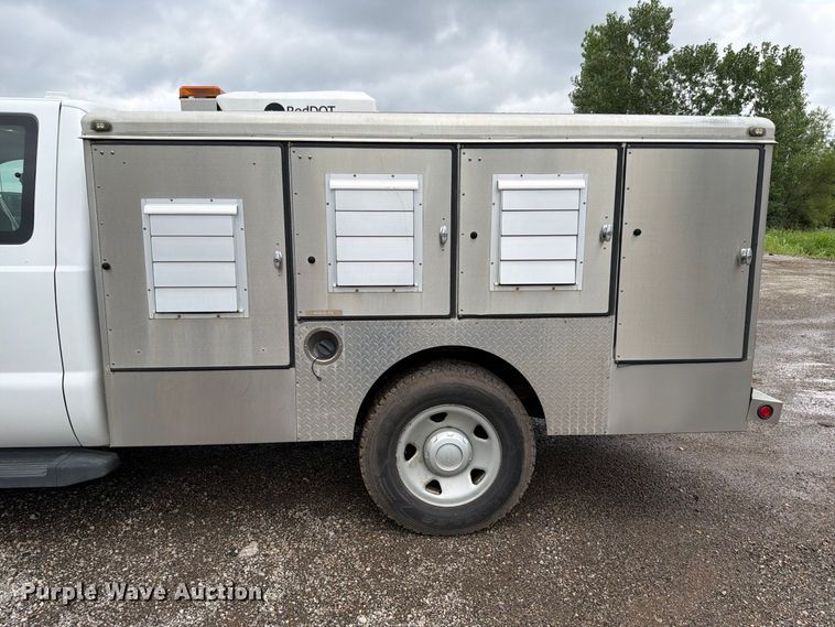 image for item FH6257 2009 Ford F250 Super Duty XL Ext. Cab animal control pickup truck