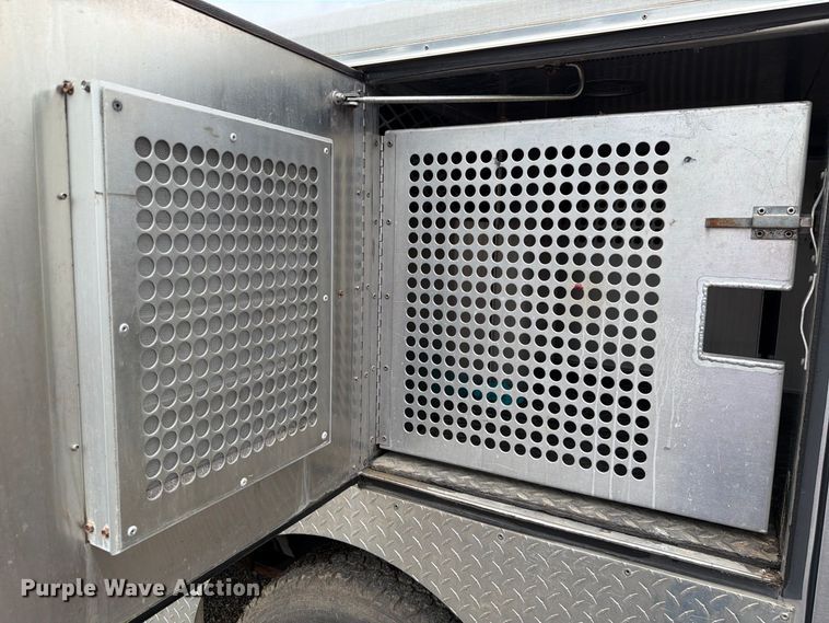 image for item FH6257 2009 Ford F250 Super Duty XL Ext. Cab animal control pickup truck