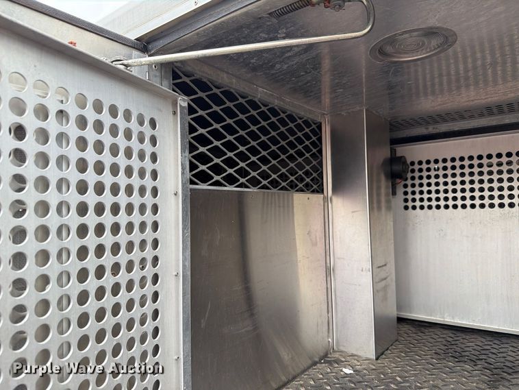 image for item FH6257 2009 Ford F250 Super Duty XL Ext. Cab animal control pickup truck