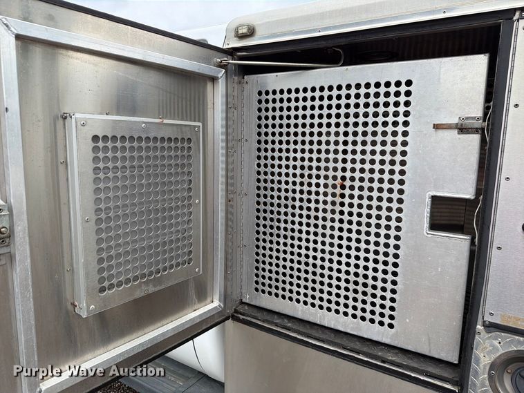 image for item FH6257 2009 Ford F250 Super Duty XL Ext. Cab animal control pickup truck