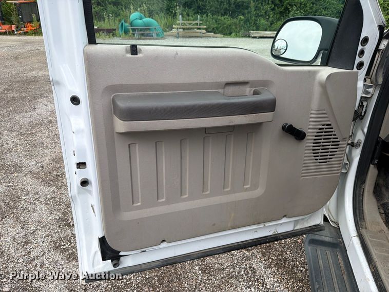 image for item FH6257 2009 Ford F250 Super Duty XL Ext. Cab animal control pickup truck