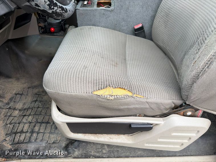image for item FH6257 2009 Ford F250 Super Duty XL Ext. Cab animal control pickup truck