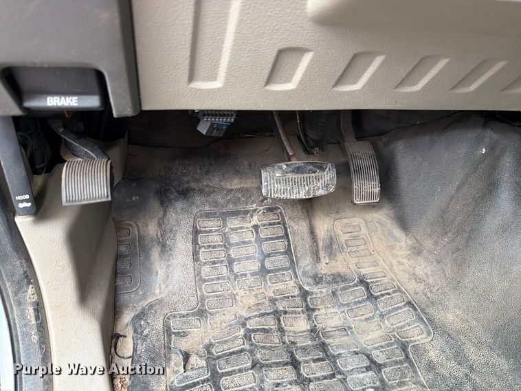 image for item FH6257 2009 Ford F250 Super Duty XL Ext. Cab animal control pickup truck