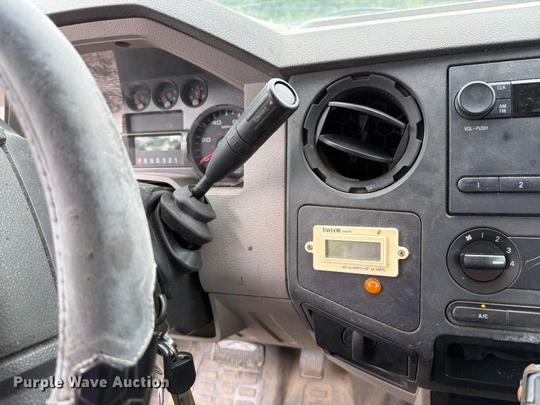 image for item FH6257 2009 Ford F250 Super Duty XL Ext. Cab animal control pickup truck