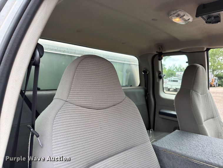 image for item FH6257 2009 Ford F250 Super Duty XL Ext. Cab animal control pickup truck