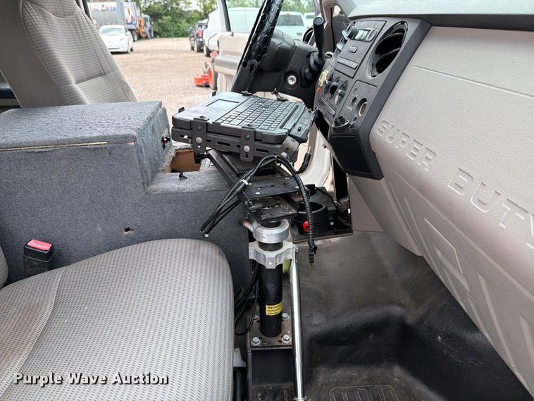 image for item FH6257 2009 Ford F250 Super Duty XL Ext. Cab animal control pickup truck