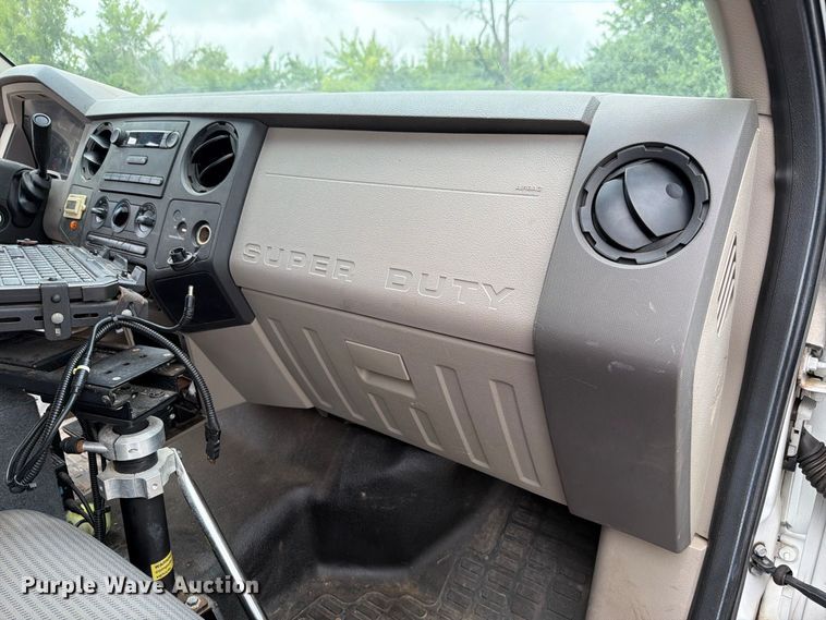 image for item FH6257 2009 Ford F250 Super Duty XL Ext. Cab animal control pickup truck