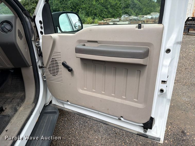image for item FH6257 2009 Ford F250 Super Duty XL Ext. Cab animal control pickup truck