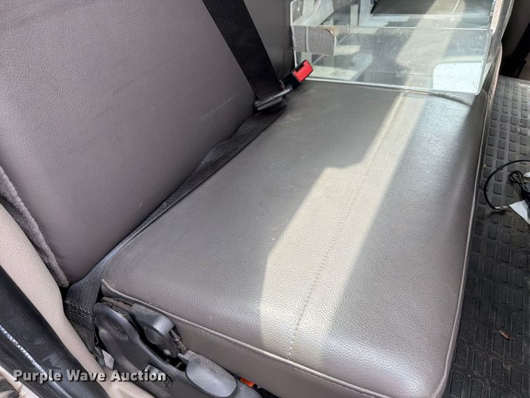 image for item FH6257 2009 Ford F250 Super Duty XL Ext. Cab animal control pickup truck