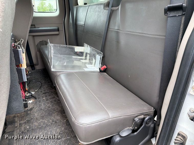 image for item FH6257 2009 Ford F250 Super Duty XL Ext. Cab animal control pickup truck