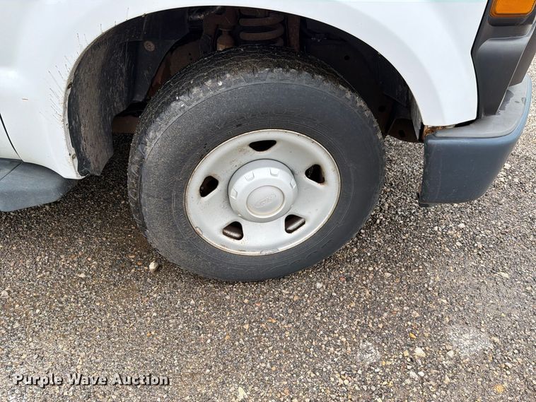 image for item FH6257 2009 Ford F250 Super Duty XL Ext. Cab animal control pickup truck