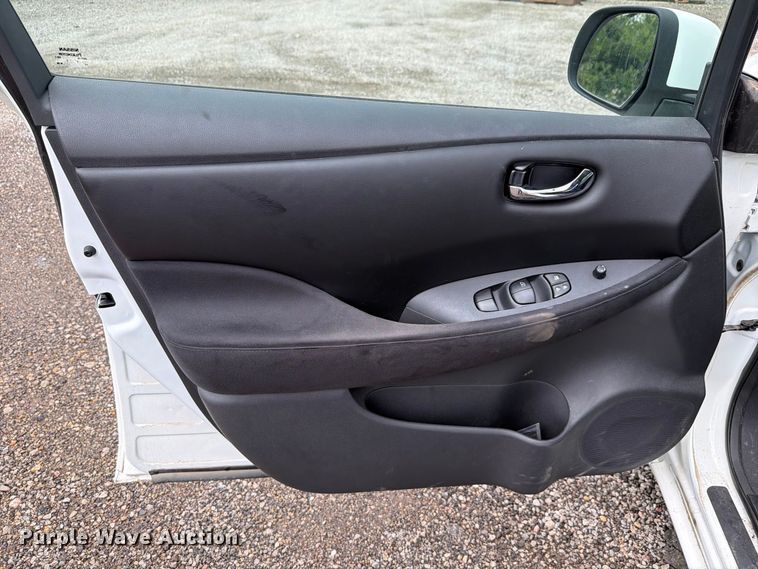 image for item FH6258 2016 Nissan Leaf 
