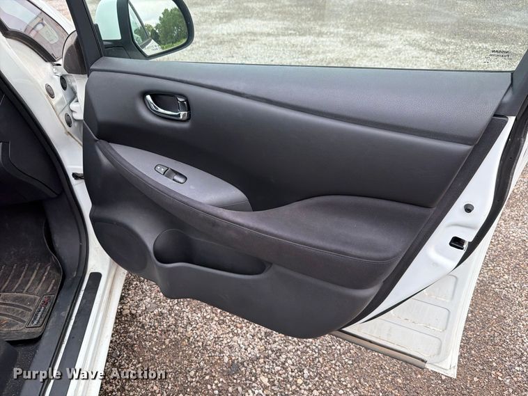 image for item FH6258 2016 Nissan Leaf 