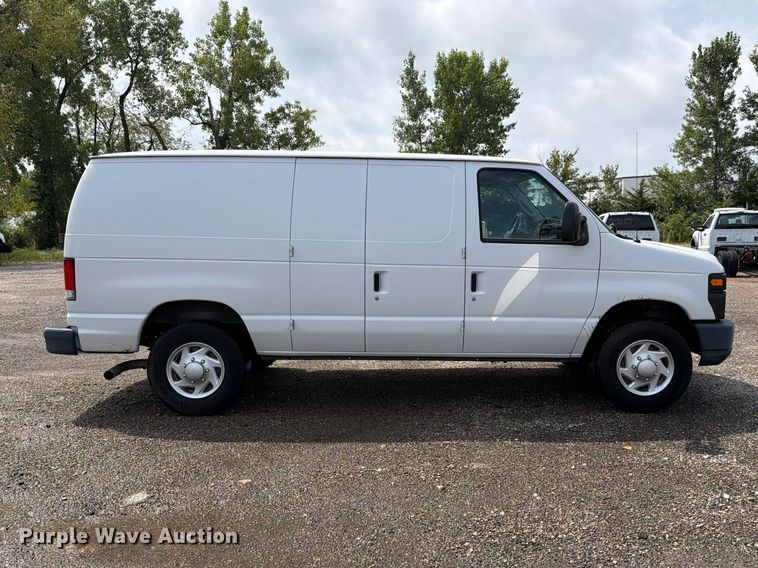 image for item FH6259 2014 Ford E-250 super duty utility van