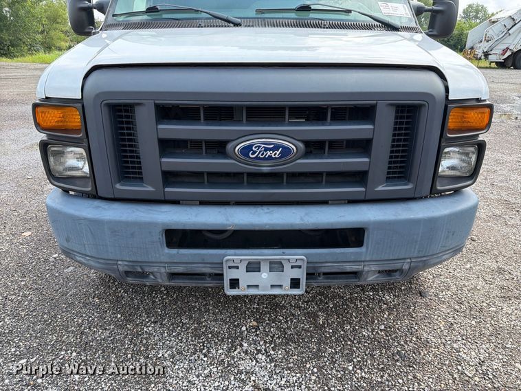 image for item FH6259 2014 Ford E-250 super duty utility van
