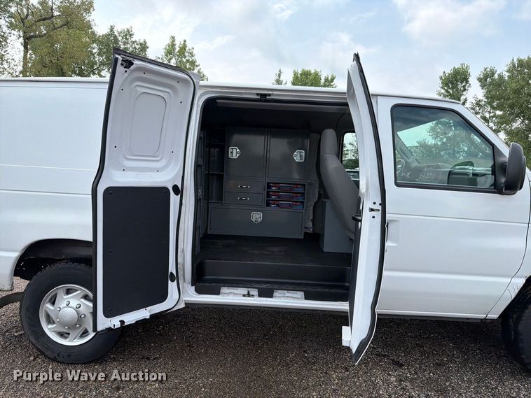 image for item FH6259 2014 Ford E-250 super duty utility van