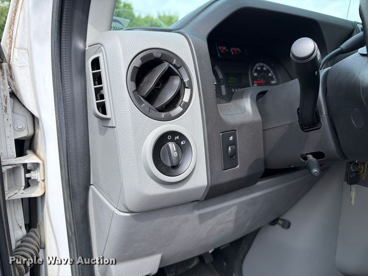 image for item FH6259 2014 Ford E-250 super duty utility van