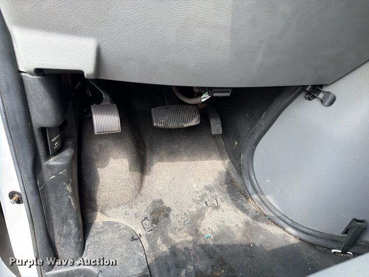 image for item FH6259 2014 Ford E-250 super duty utility van