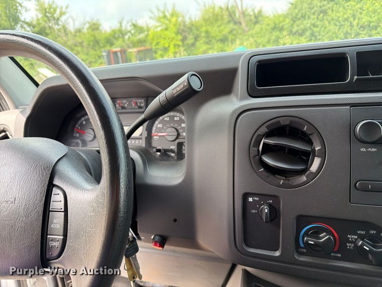 image for item FH6259 2014 Ford E-250 super duty utility van