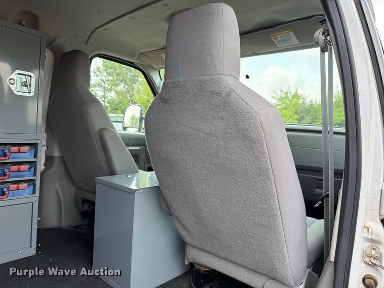image for item FH6259 2014 Ford E-250 super duty utility van