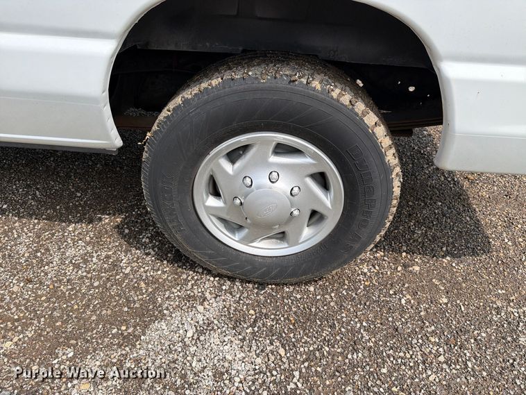 image for item FH6259 2014 Ford E-250 super duty utility van