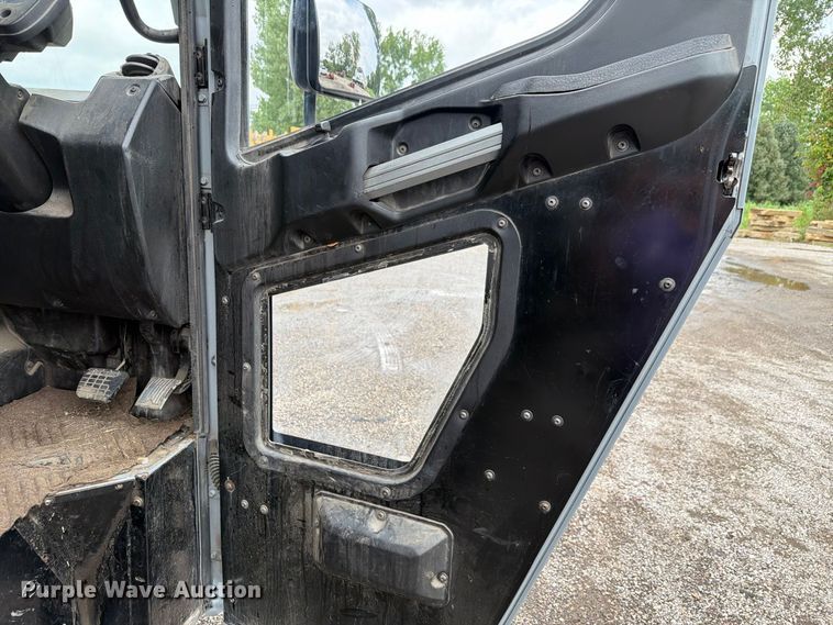 image for item FH6261 2017 Mack LR633 refuse truck