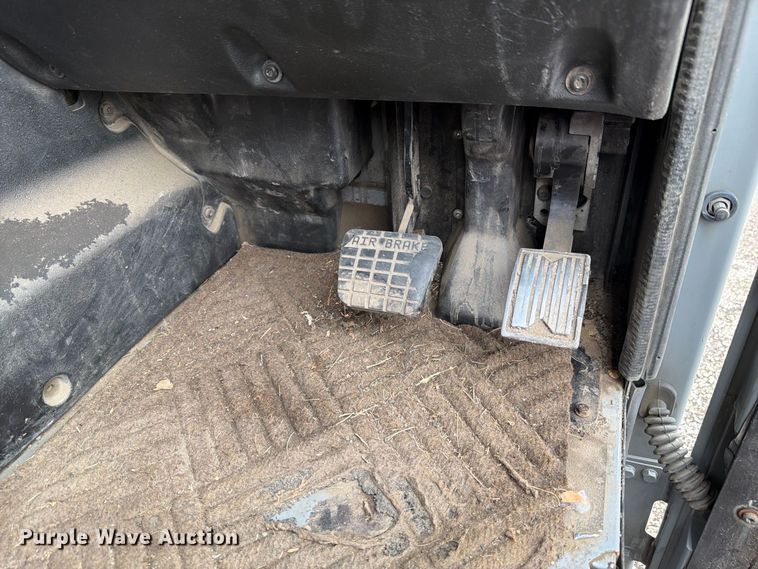 image for item FH6261 2017 Mack LR633 refuse truck