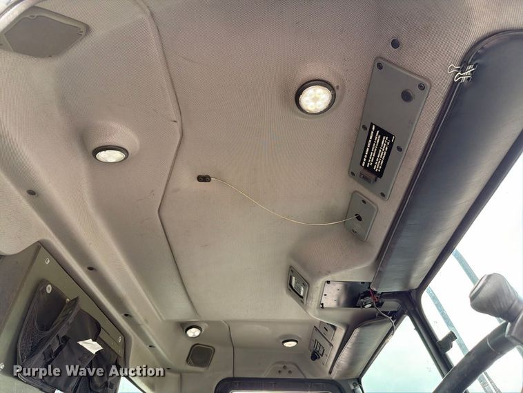 image for item FH6261 2017 Mack LR633 refuse truck