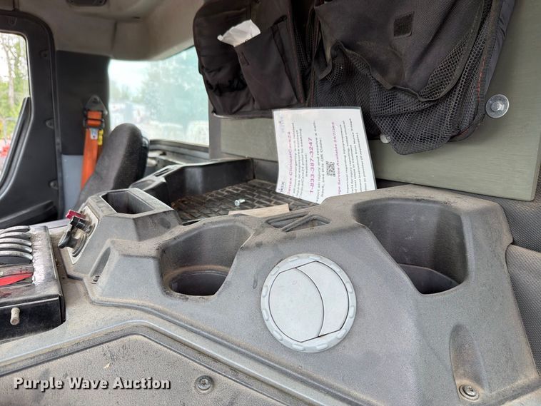 image for item FH6261 2017 Mack LR633 refuse truck