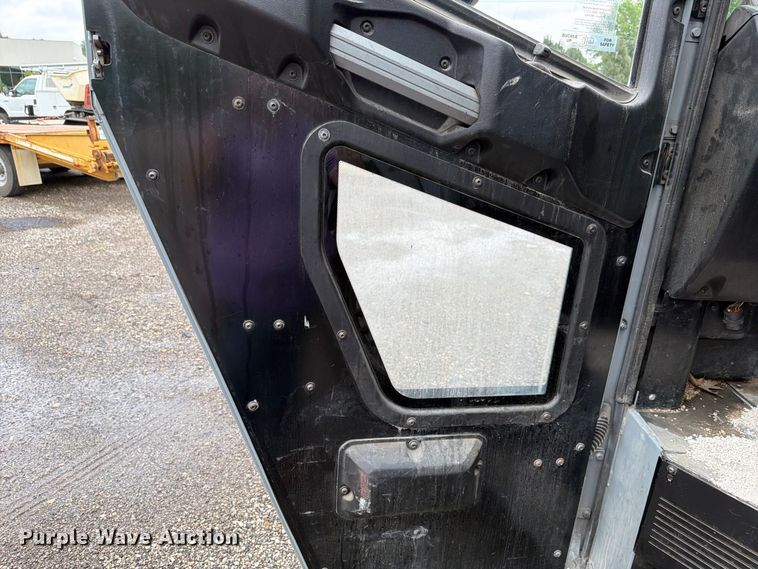 image for item FH6261 2017 Mack LR633 refuse truck