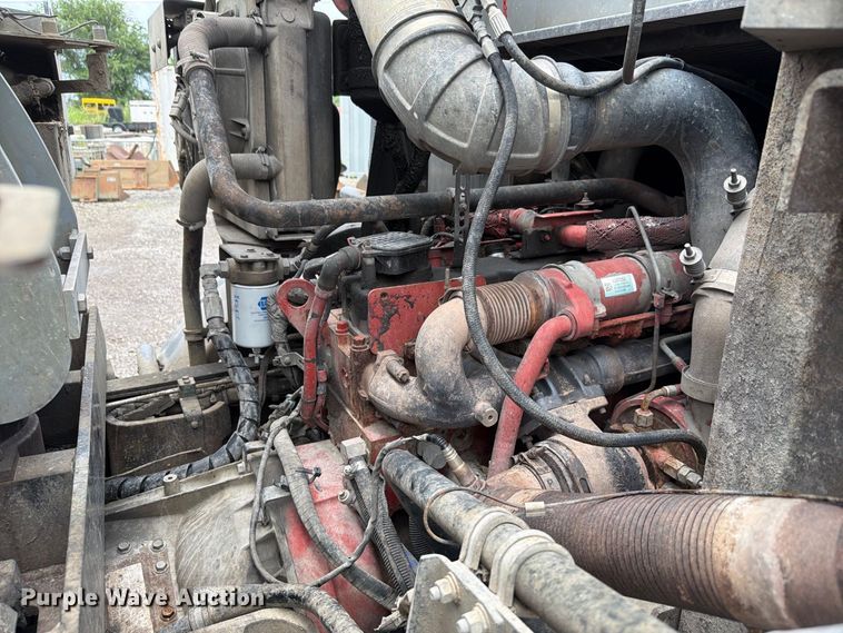 image for item FH6261 2017 Mack LR633 refuse truck