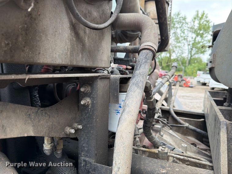 image for item FH6261 2017 Mack LR633 refuse truck