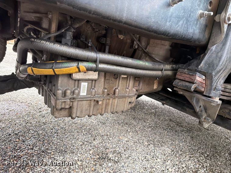 image for item FH6261 2017 Mack LR633 refuse truck
