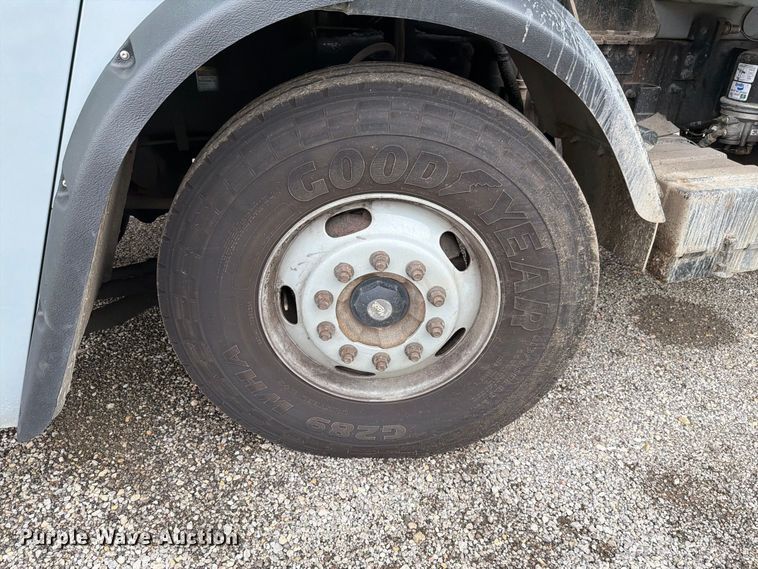 image for item FH6261 2017 Mack LR633 refuse truck