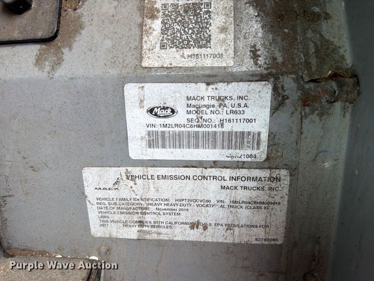 image for item FH6261 2017 Mack LR633 refuse truck